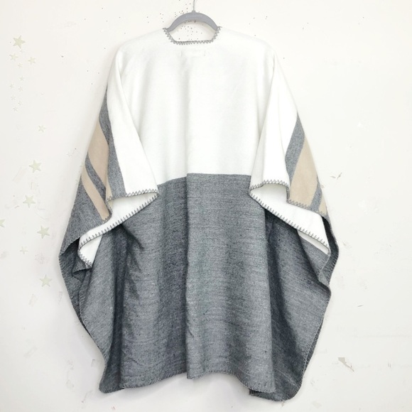 FOREVER 21 color block poncho gray and white tan blanket shawl - Picture 5 of 10